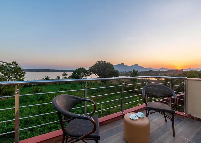 Luna Villa By Stayvista - Lakeside Charm With Terrace, Lush Lawn & Modern Decor Nashik