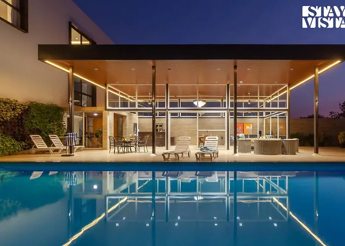 Stayvista At La Mer - Pool, Lawn & Bbq Nashik